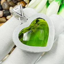 Faceted Peridot Sterling Silver Pendant, Gift For Your Loved Ones – Vintage Style Jewelry