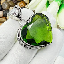 Faceted Peridot Sterling Silver Pendant, Gift For Your Loved Ones – Vintage Style Jewelry