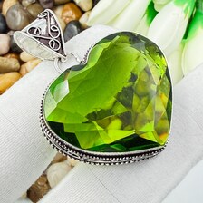 Faceted Peridot Sterling Silver Pendant, Gift For Your Loved Ones – Vintage Style Jewelry